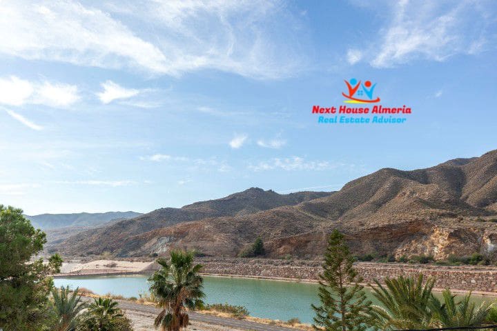 4 Zimmer Villa zu verkaufen in Cuevas del Almanzora mit Garage - 375.000 € (Ref: 8003257)