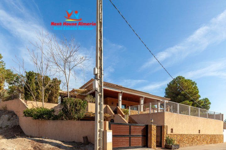 4 Zimmer Villa zu verkaufen in Cuevas del Almanzora mit Garage - 375.000 € (Ref: 8003257)