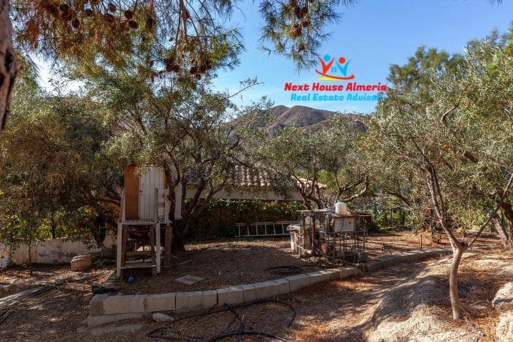 4 Zimmer Villa zu verkaufen in Cuevas del Almanzora mit Garage - 375.000 € (Ref: 8003257)