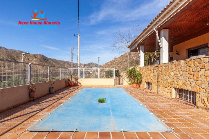 4 Zimmer Villa zu verkaufen in Cuevas del Almanzora mit Garage - 375.000 € (Ref: 8003257)