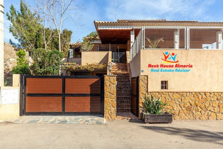 4 Zimmer Villa zu verkaufen in Cuevas del Almanzora mit Garage - 375.000 € (Ref: 8003257)