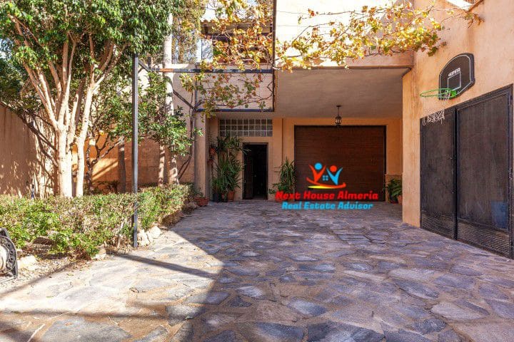 4 Zimmer Villa zu verkaufen in Cuevas del Almanzora mit Garage - 375.000 € (Ref: 8003257)