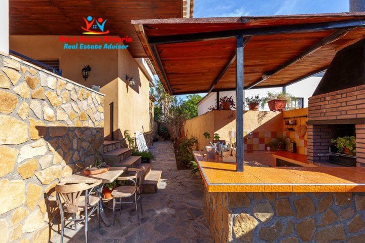 4 Zimmer Villa zu verkaufen in Cuevas del Almanzora mit Garage - 375.000 € (Ref: 8003257)