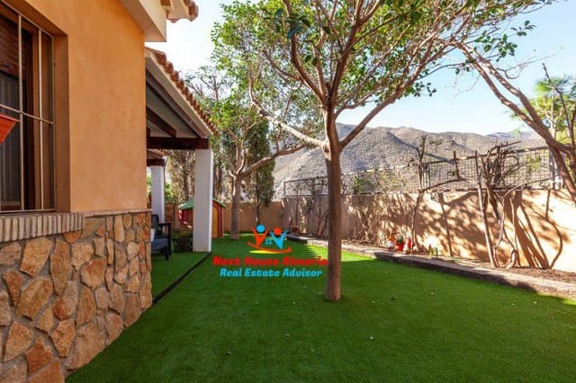 4 Zimmer Villa zu verkaufen in Cuevas del Almanzora mit Garage - 375.000 € (Ref: 8003257)