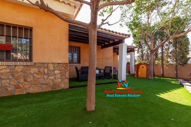 4 Zimmer Villa zu verkaufen in Cuevas del Almanzora mit Garage - 375.000 € (Ref: 8003257)