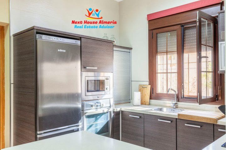 4 Zimmer Villa zu verkaufen in Cuevas del Almanzora mit Garage - 375.000 € (Ref: 8003257)