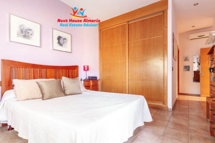 4 Zimmer Villa zu verkaufen in Cuevas del Almanzora mit Garage - 375.000 € (Ref: 8003257)