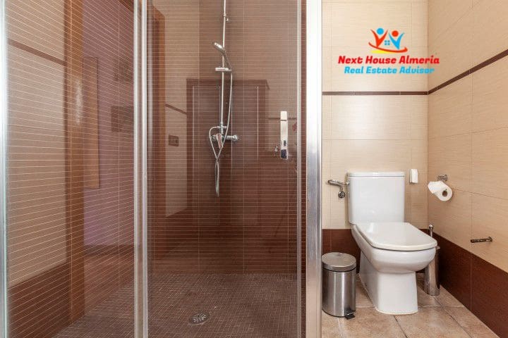 4 Zimmer Villa zu verkaufen in Cuevas del Almanzora mit Garage - 375.000 € (Ref: 8003257)