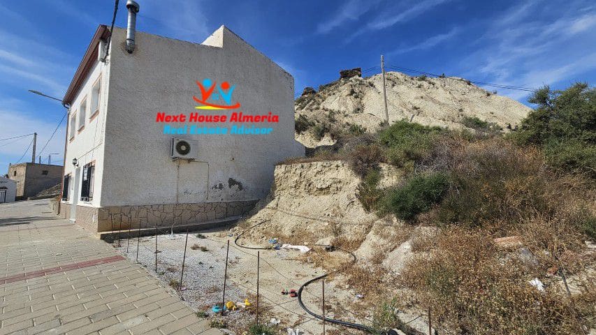 5 bedroom Townhouse for sale in Partaloa - € 90,000 (Ref: 8168641)