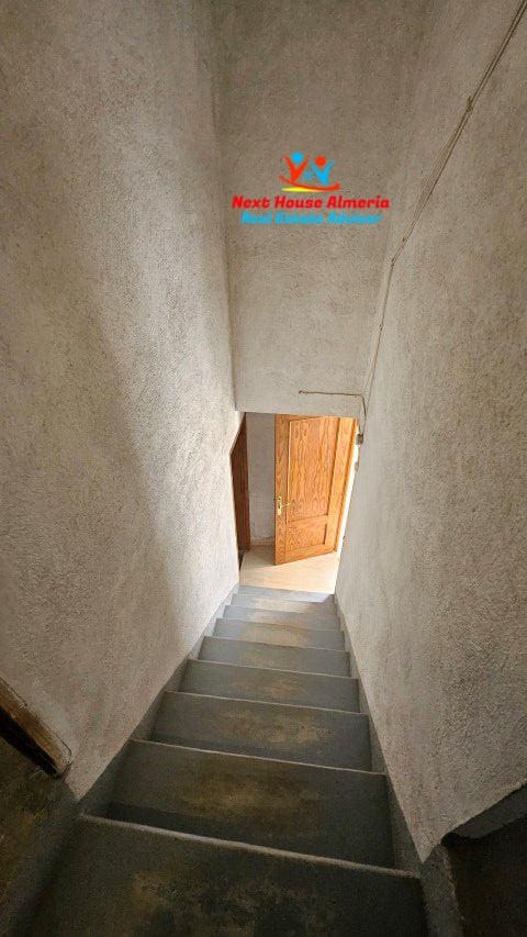 6 soveværelse Finca/Landehus til salg i Velez-Blanco - € 390.000 (Ref: 8310655)