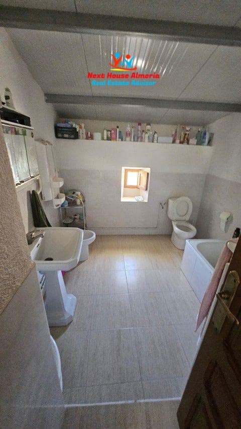 6 soveværelse Finca/Landehus til salg i Velez-Blanco - € 390.000 (Ref: 8310655)