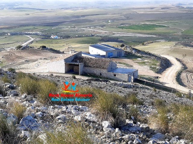 6 soveværelse Finca/Landehus til salg i Velez-Blanco - € 390.000 (Ref: 8310655)