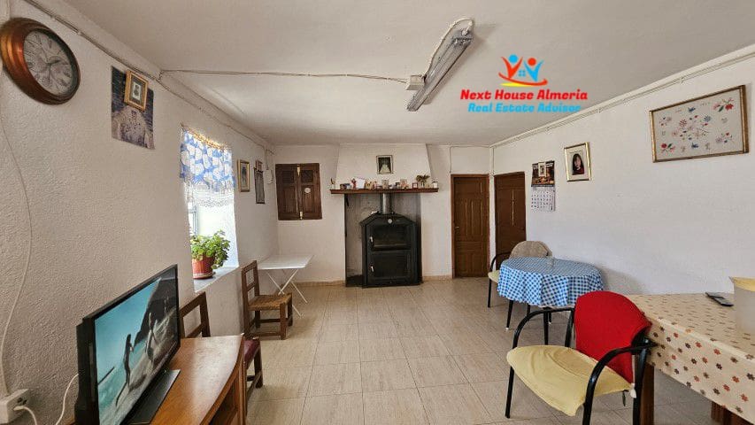 6 soveværelse Finca/Landehus til salg i Velez-Blanco - € 390.000 (Ref: 8310655)