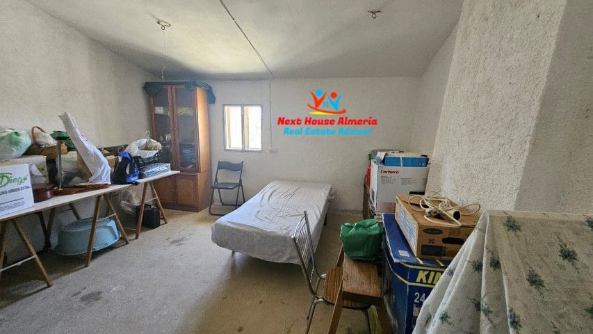 6 soveværelse Finca/Landehus til salg i Velez-Blanco - € 390.000 (Ref: 8310655)