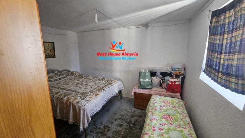 6 soveværelse Finca/Landehus til salg i Velez-Blanco - € 390.000 (Ref: 8310655)