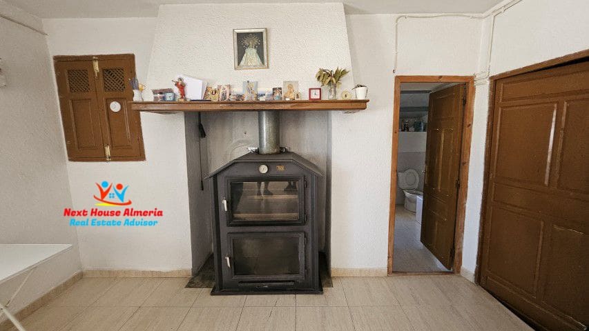 6 soveværelse Finca/Landehus til salg i Velez-Blanco - € 390.000 (Ref: 8310655)