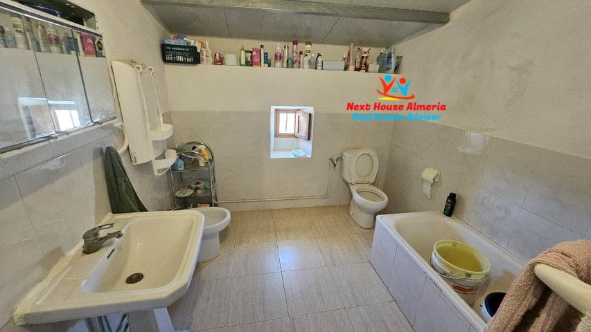 6 soveværelse Finca/Landehus til salg i Velez-Blanco - € 390.000 (Ref: 8310655)