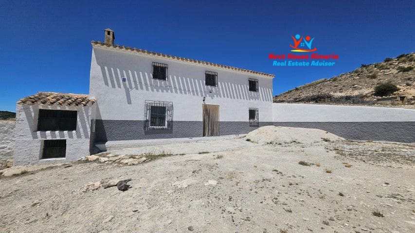 6 soveværelse Finca/Landehus til salg i Velez-Blanco - € 390.000 (Ref: 8310655)