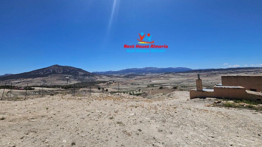 6 soveværelse Finca/Landehus til salg i Velez-Blanco - € 390.000 (Ref: 8310655)