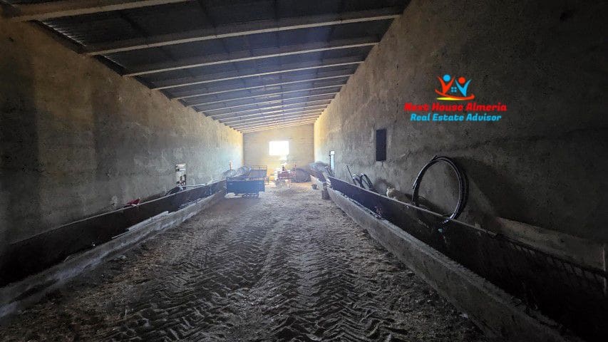 6 soveværelse Finca/Landehus til salg i Velez-Blanco - € 390.000 (Ref: 8310655)