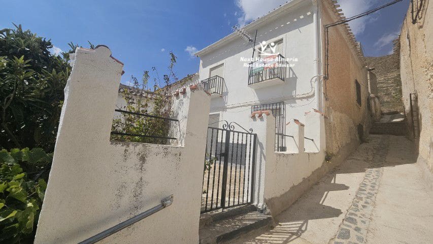 5 soveværelse Byhus til salg i Oria - € 79.999 (Ref: 8541956)