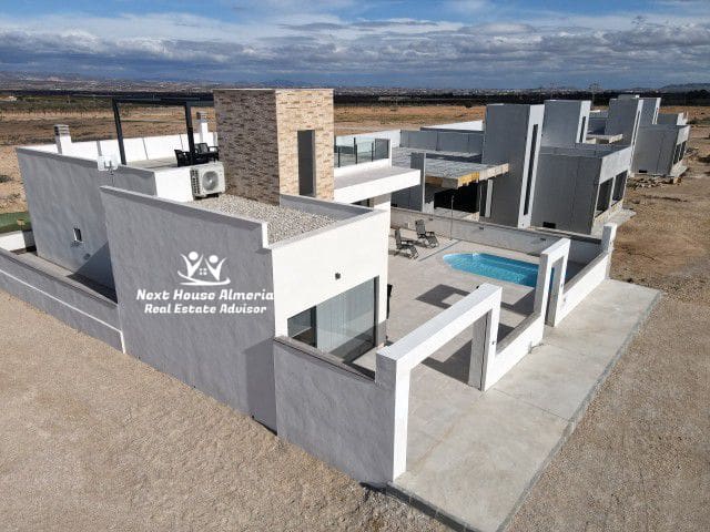 3 bedroom Villa for sale in La Pinilla - € 259,780 (Ref: 8755318)