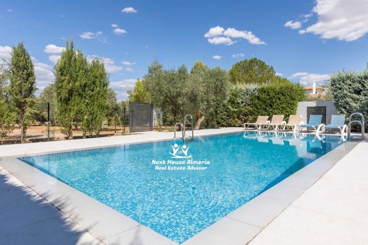 18 soveværelse Finca/Landehus til salg i Pozo Alcon med garage - € 835.000 (Ref: 8927244)