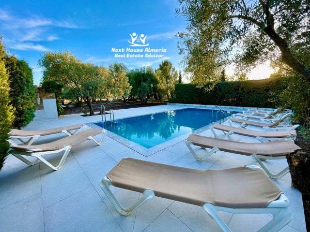 18 soveværelse Finca/Landehus til salg i Pozo Alcon med garage - € 835.000 (Ref: 8927244)