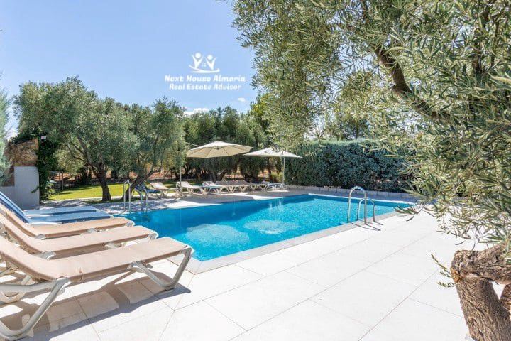 18 soveværelse Finca/Landehus til salg i Pozo Alcon med garage - € 835.000 (Ref: 8927244)