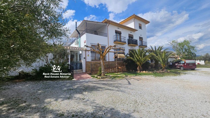 18 soveværelse Finca/Landehus til salg i Pozo Alcon med garage - € 835.000 (Ref: 8927244)