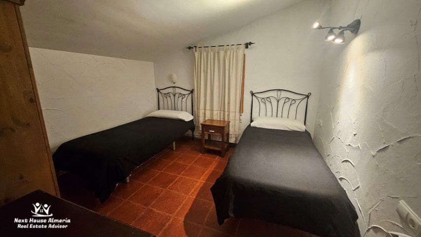 18 soveværelse Finca/Landehus til salg i Pozo Alcon med garage - € 835.000 (Ref: 8927244)