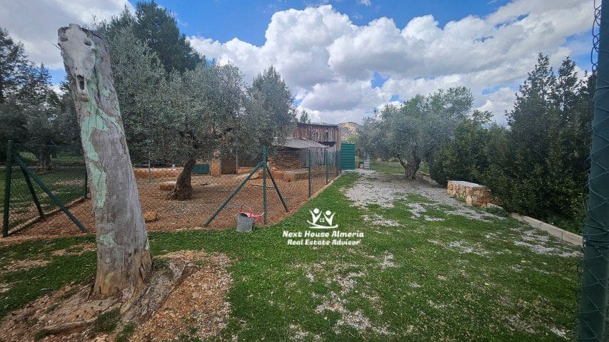 18 soveværelse Finca/Landehus til salg i Pozo Alcon med garage - € 835.000 (Ref: 8927244)