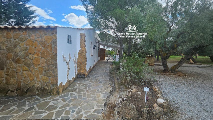 18 soveværelse Finca/Landehus til salg i Pozo Alcon med garage - € 835.000 (Ref: 8927244)