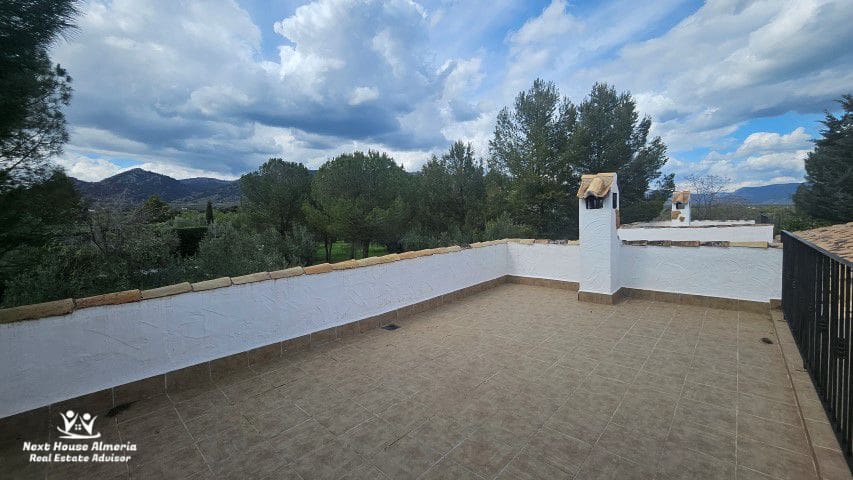 18 soveværelse Finca/Landehus til salg i Pozo Alcon med garage - € 835.000 (Ref: 8927244)