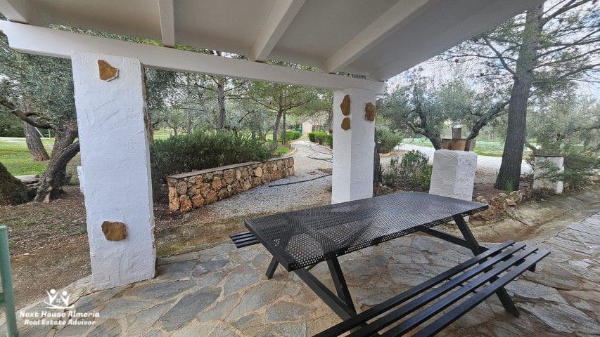 18 soveværelse Finca/Landehus til salg i Pozo Alcon med garage - € 835.000 (Ref: 8927244)