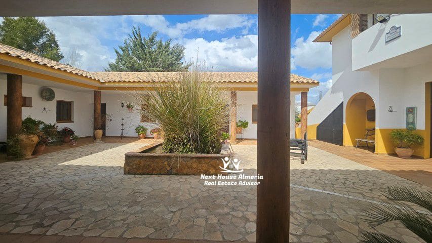 18 soveværelse Finca/Landehus til salg i Pozo Alcon med garage - € 835.000 (Ref: 8927244)