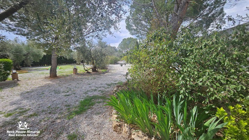 18 soveværelse Finca/Landehus til salg i Pozo Alcon med garage - € 835.000 (Ref: 8927244)