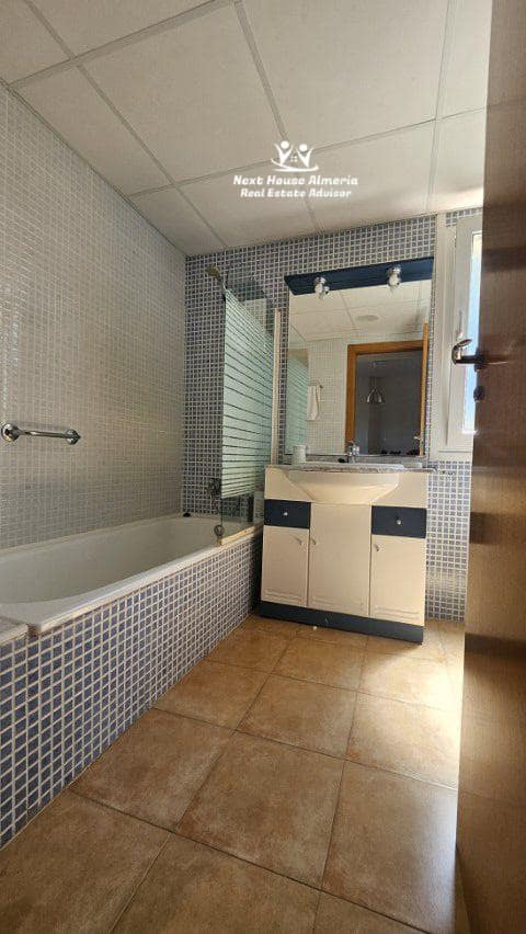 2 bedroom Penthouse for sale in Aguilas with garage - € 138,000 (Ref: 9018483)