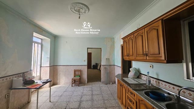 9 makuuhuone Omakotitalo myytävänä paikassa Chirivel - 175 000 € (Ref: 9104908)