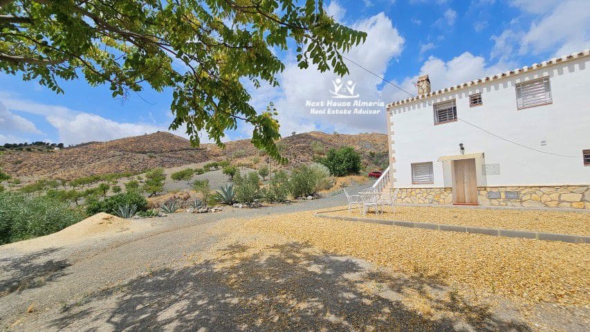 4 soveværelse Finca/Landehus til salg i Santopetar med garage - € 395.000 (Ref: 9145769)