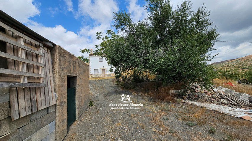 4 soveværelse Finca/Landehus til salg i Santopetar med garage - € 395.000 (Ref: 9145769)