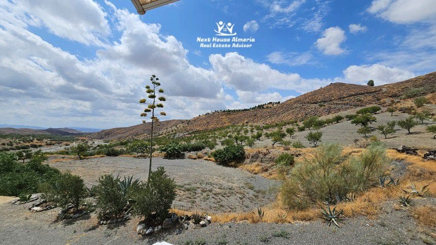 4 soveværelse Finca/Landehus til salg i Santopetar med garage - € 395.000 (Ref: 9145769)