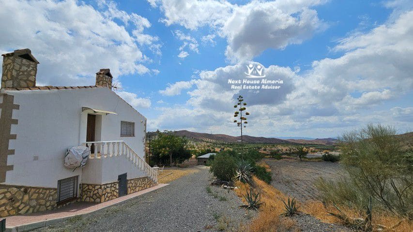 4 soveværelse Finca/Landehus til salg i Santopetar med garage - € 395.000 (Ref: 9145769)