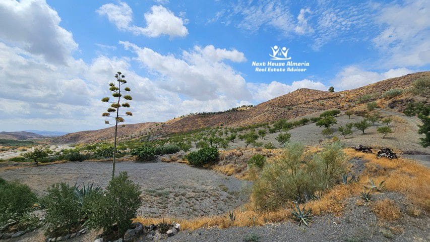 4 soveværelse Finca/Landehus til salg i Santopetar med garage - € 395.000 (Ref: 9145769)