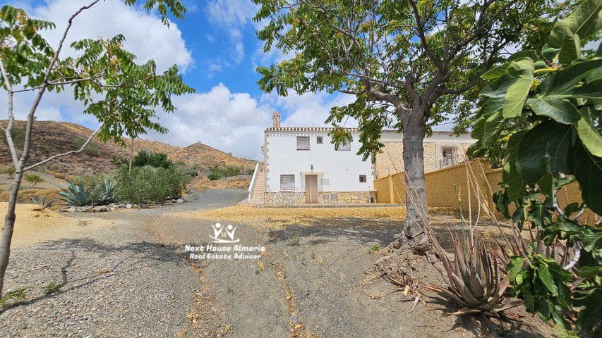 4 soveværelse Finca/Landehus til salg i Santopetar med garage - € 395.000 (Ref: 9145769)