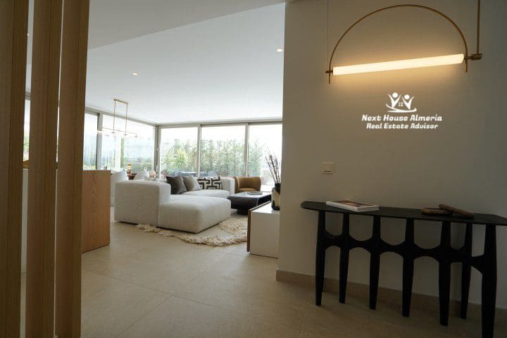 2 bedroom Apartment for sale in La Quinta with garage - € 1,299,000 (Ref: 9191349)