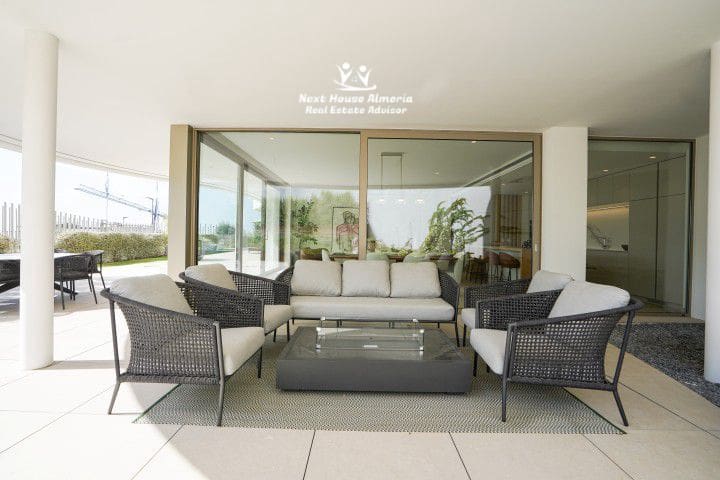 2 bedroom Apartment for sale in La Quinta with garage - € 1,299,000 (Ref: 9191349)