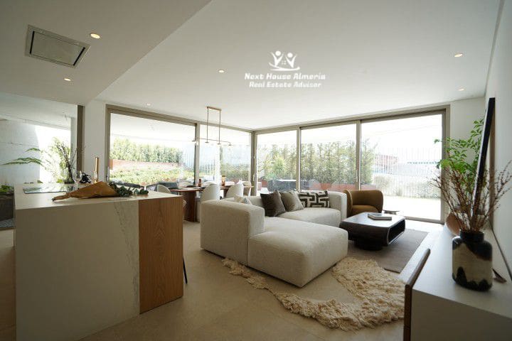 2 bedroom Apartment for sale in La Quinta with garage - € 1,299,000 (Ref: 9191349)