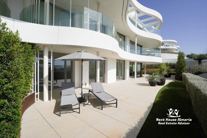 2 bedroom Apartment for sale in La Quinta with garage - € 1,299,000 (Ref: 9191349)