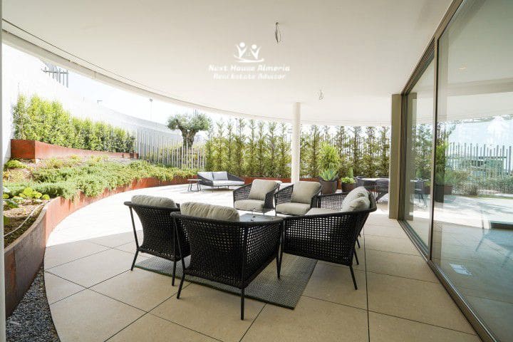 2 bedroom Apartment for sale in La Quinta with garage - € 1,299,000 (Ref: 9191349)